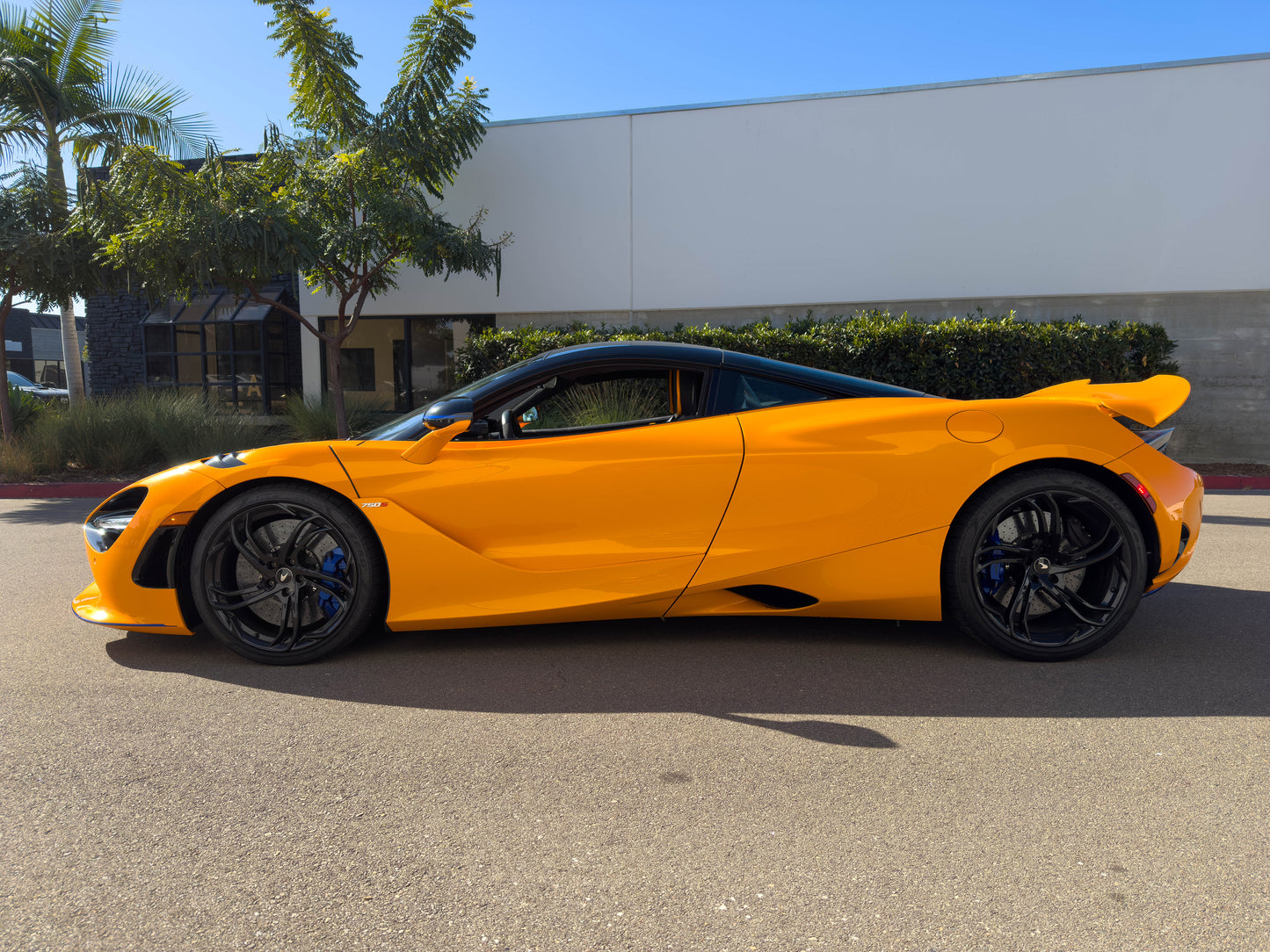 2024 McLaren 750S MSO Papaya Spark w/ Burton Blue (Bespoke F1 MCL 33 Livery) For Sale
